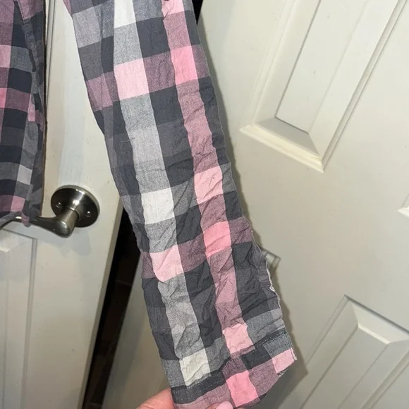 Pink & Gray plaid Ladies Top - Picture 3 of 9